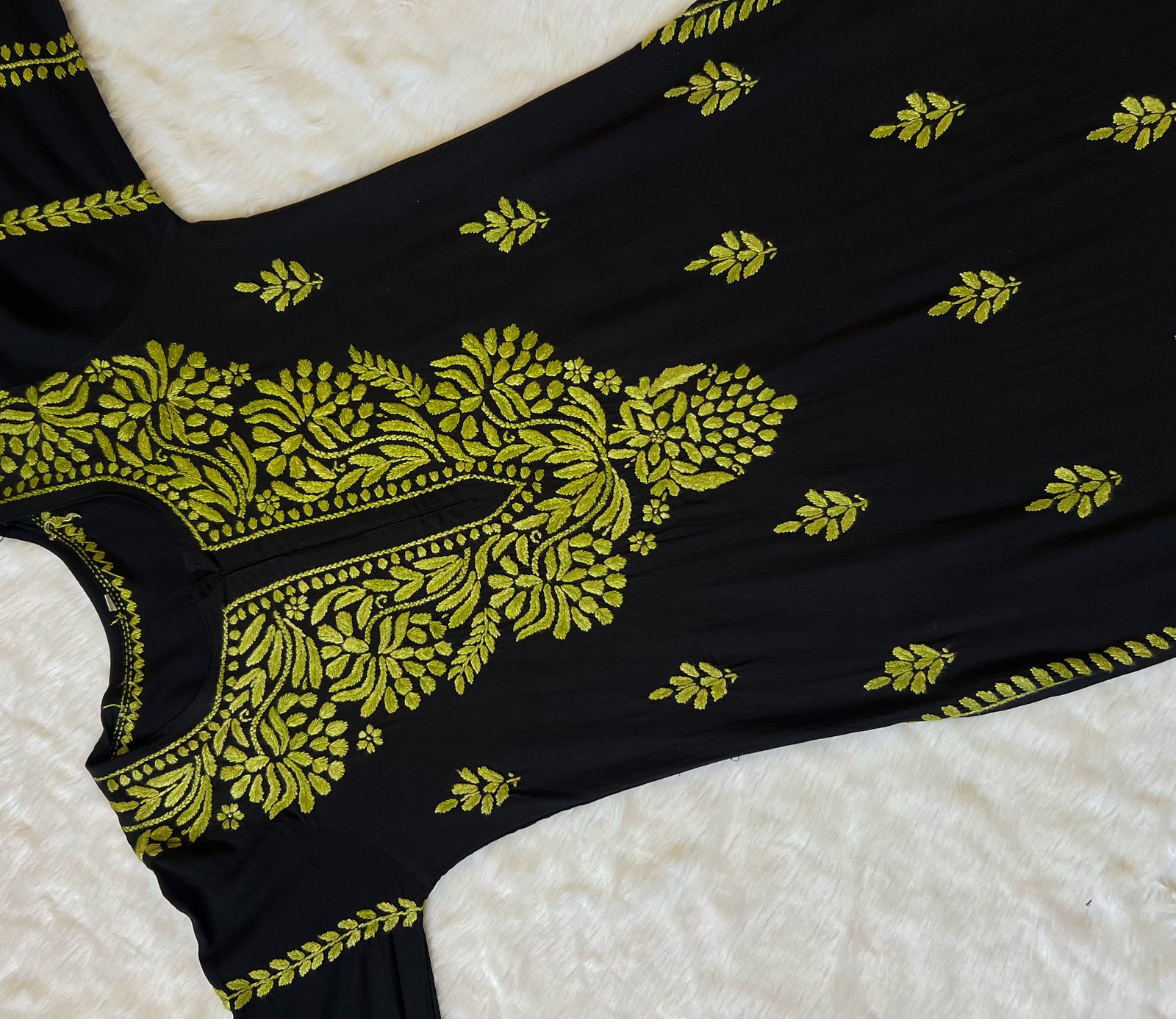 Huda Black & Green Rayon Chikankari Kurta
