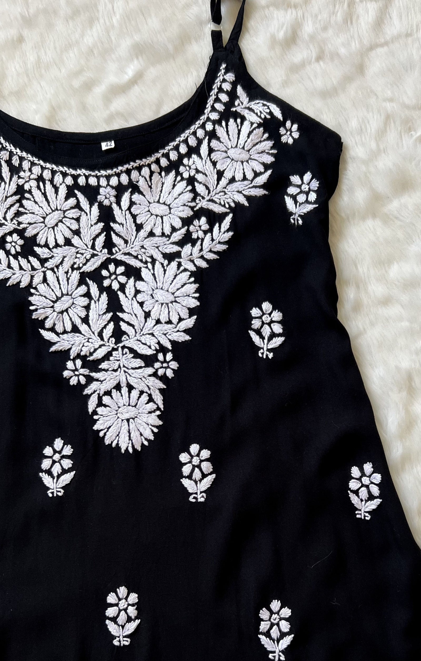 Lyla Black Sleeveless Short Rayon Kurti