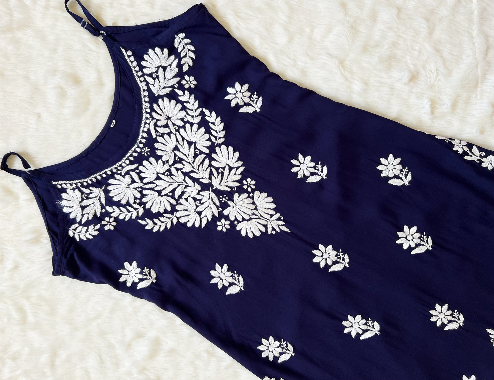 Rida Navy Blue Sleeveless Rayon Chikankari Kurta