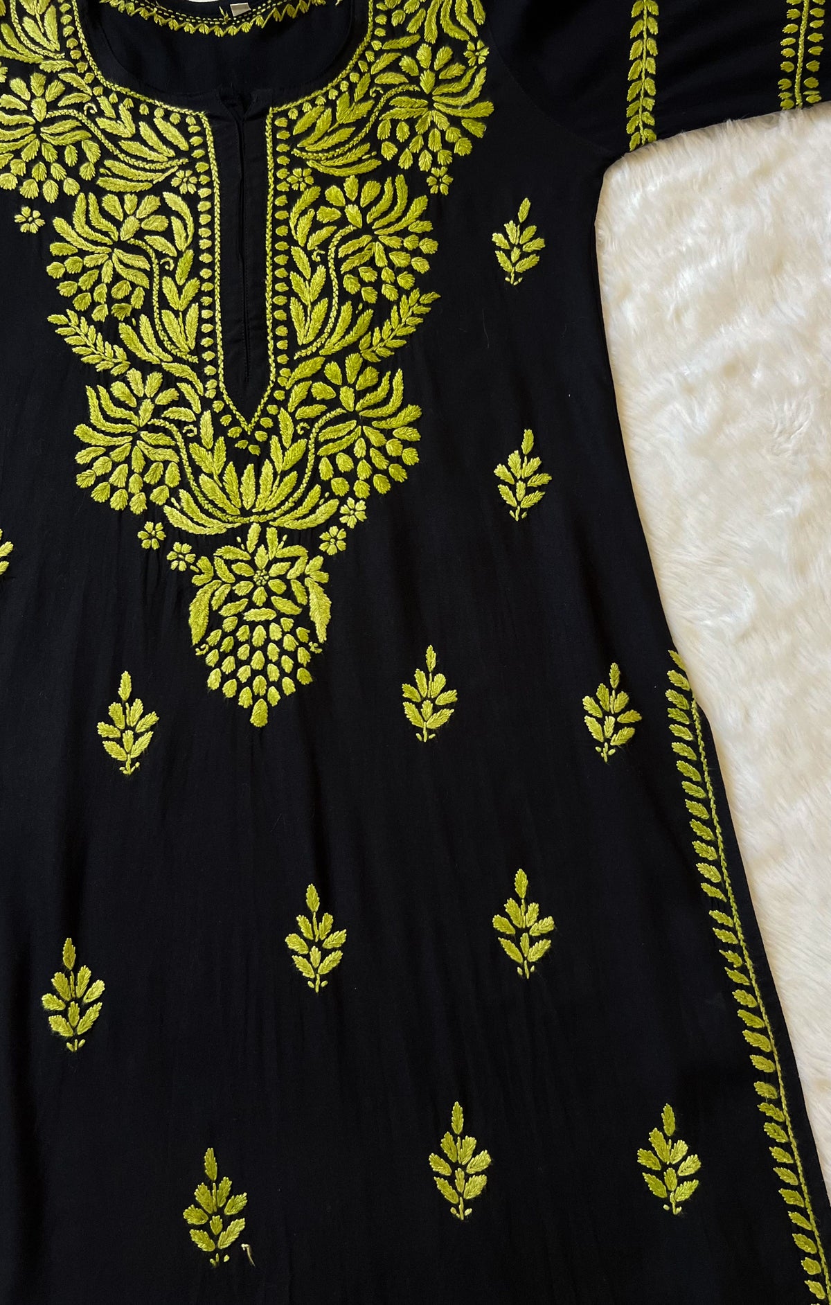 Huda Black &amp; Green Rayon Chikankari Kurta