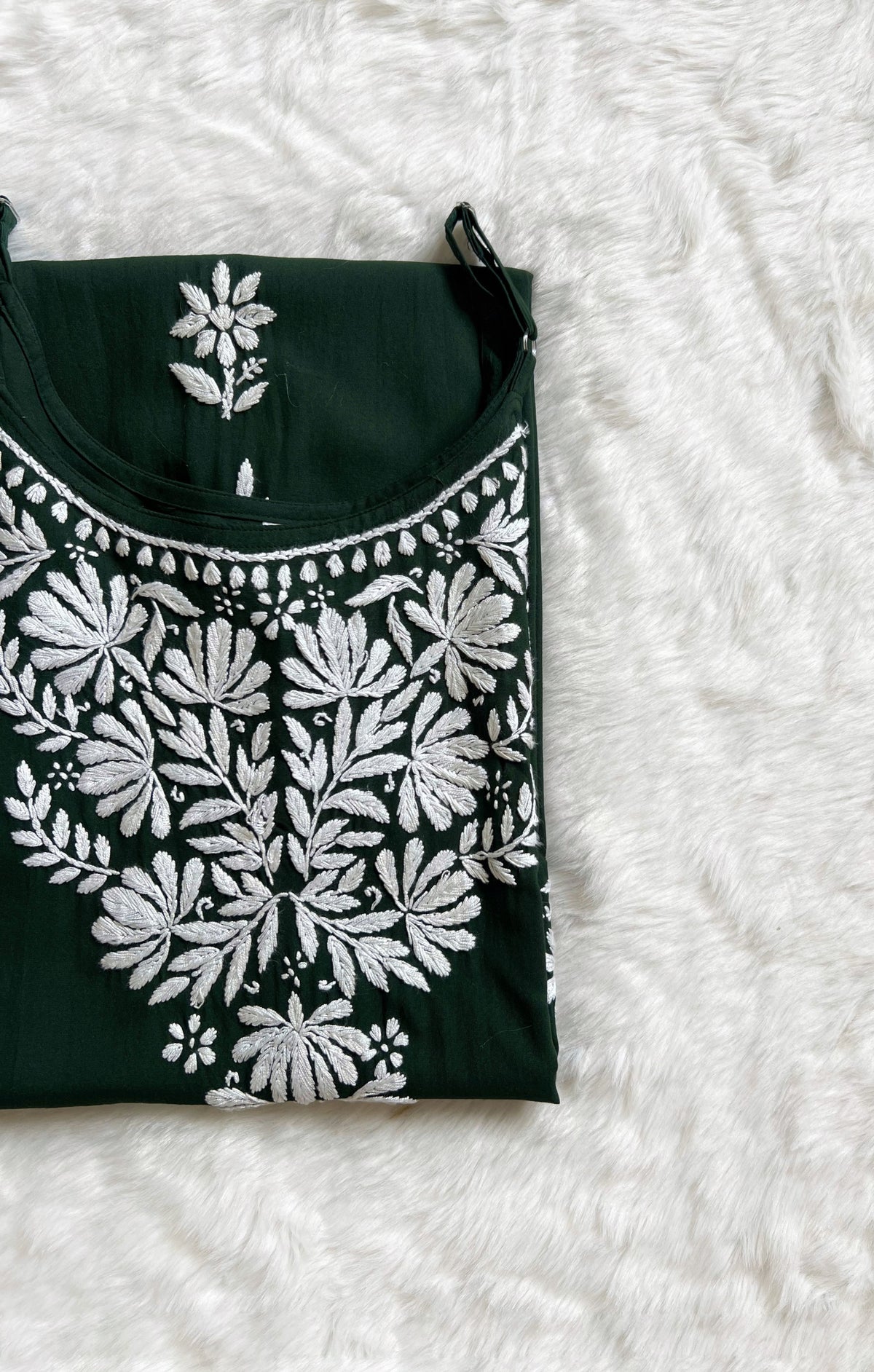 Rida Forest Green Sleeveless Rayon Chikankari Kurta