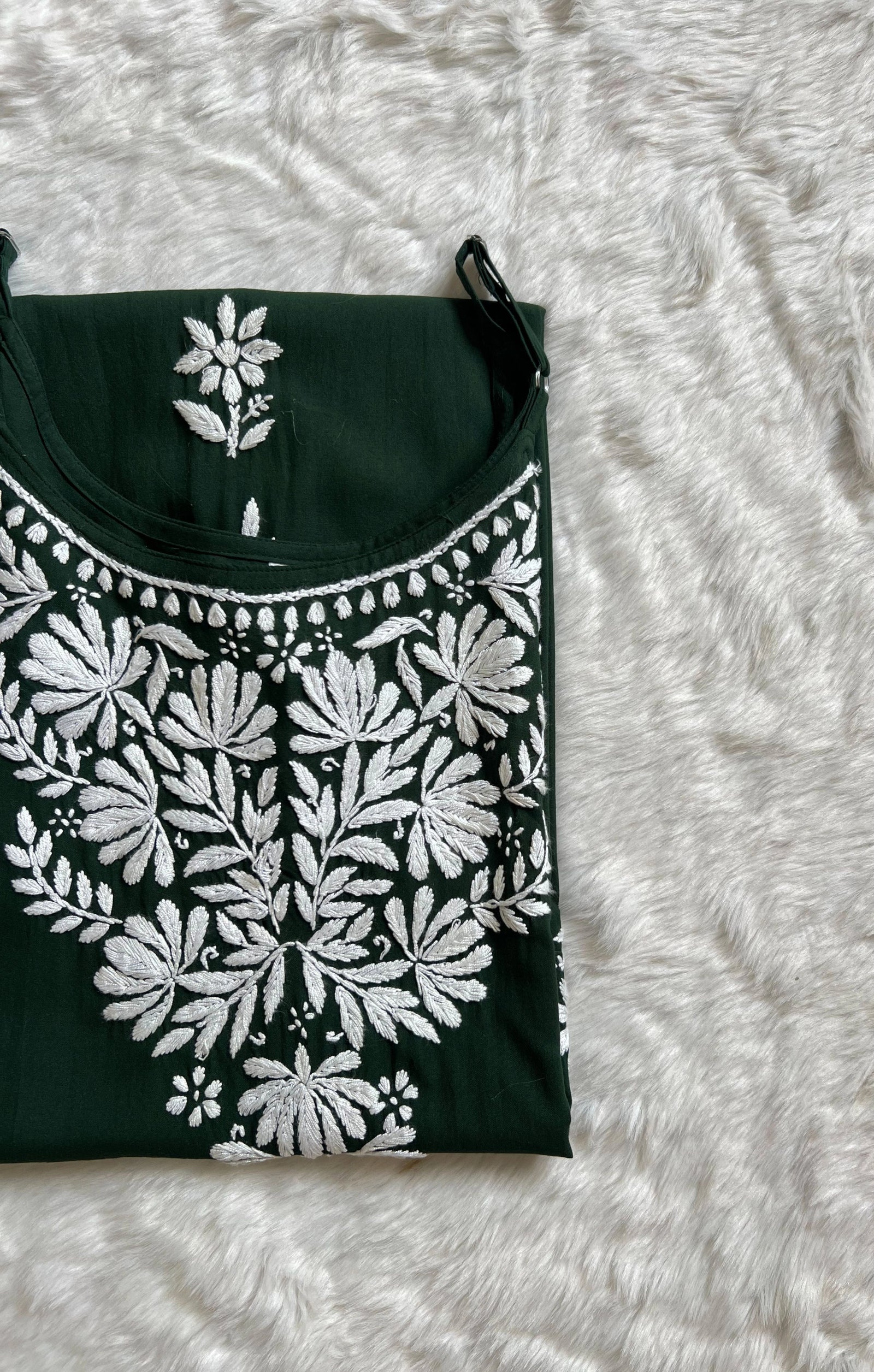 Rida Forest Green Sleeveless Rayon Chikankari Kurta