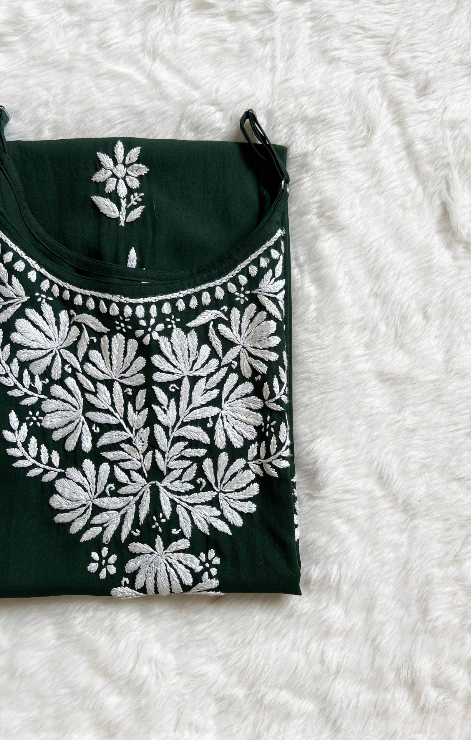 Rida Forest Green Sleeveless Rayon Chikankari Kurta