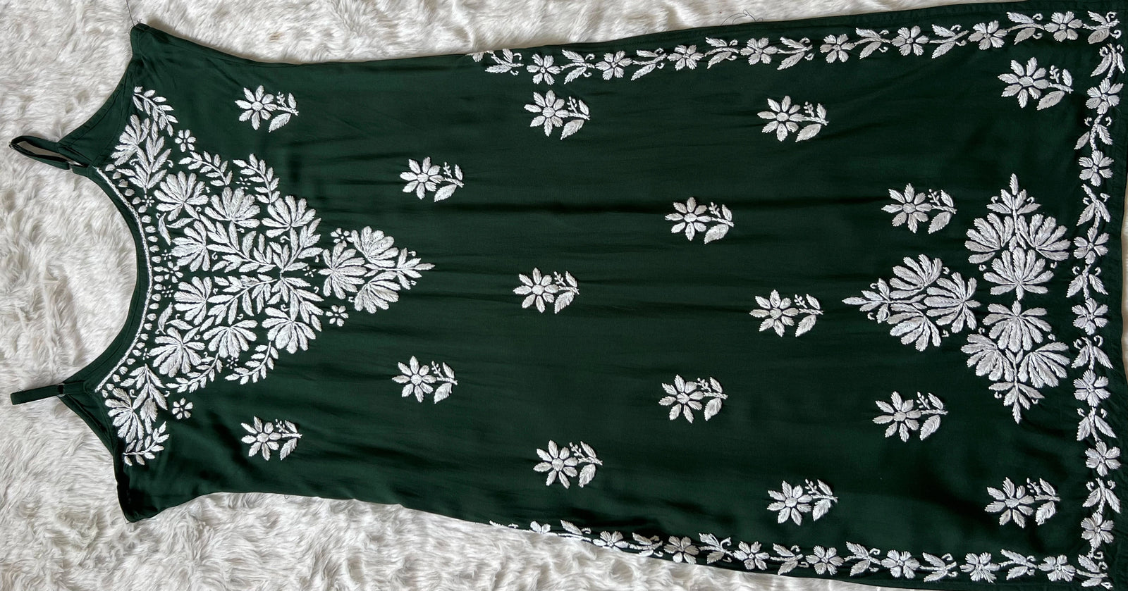 Rida Forest Green Sleeveless Rayon Chikankari Kurta