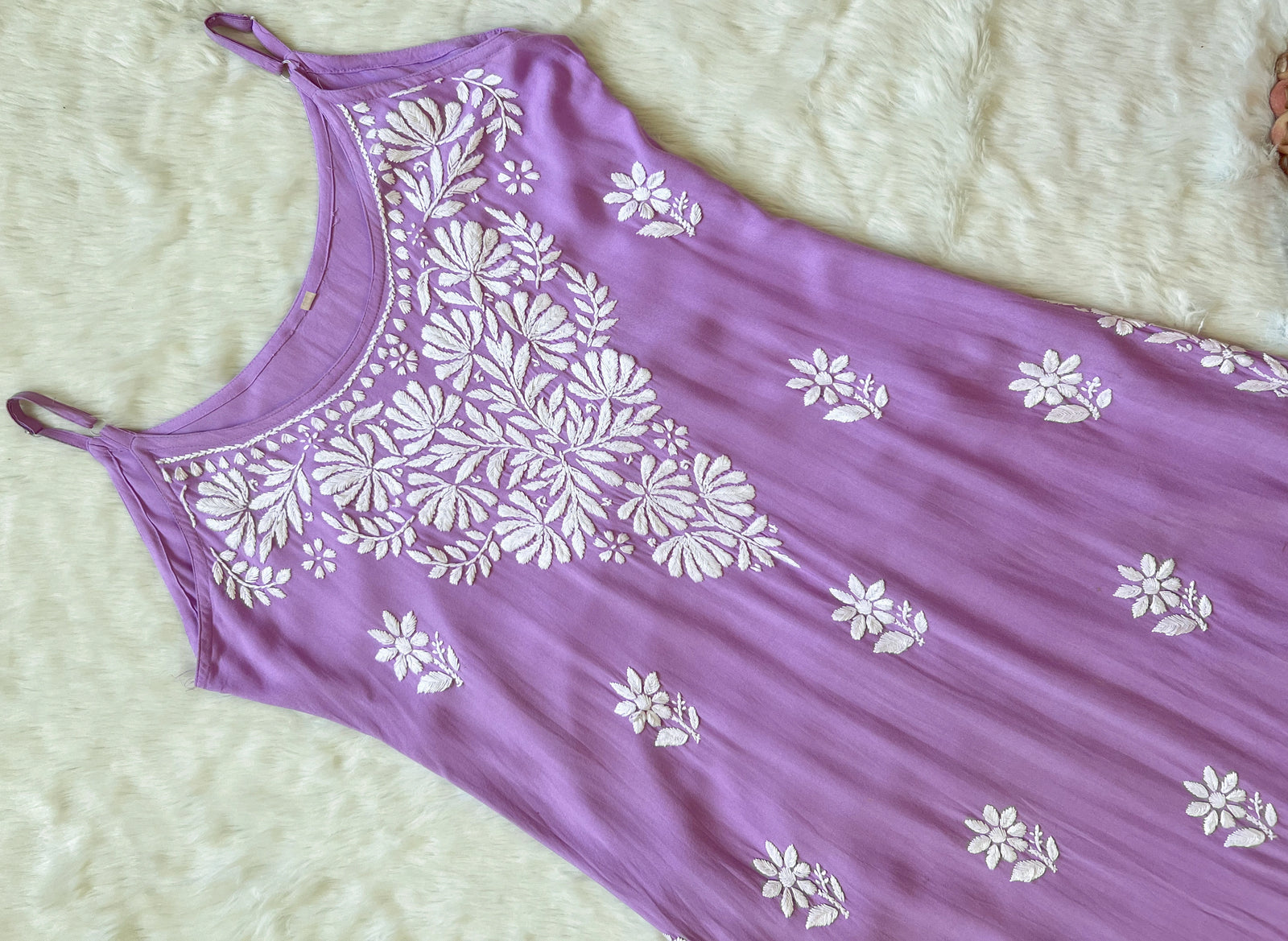 Rida Lavender  Sleeveless Rayon Chikankari Kurta