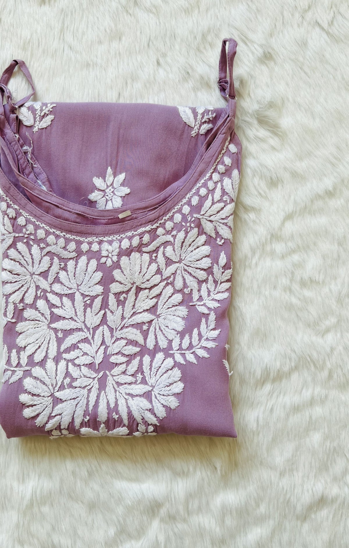 Rida Lilac Sleeveless Rayon Chikankari Kurta