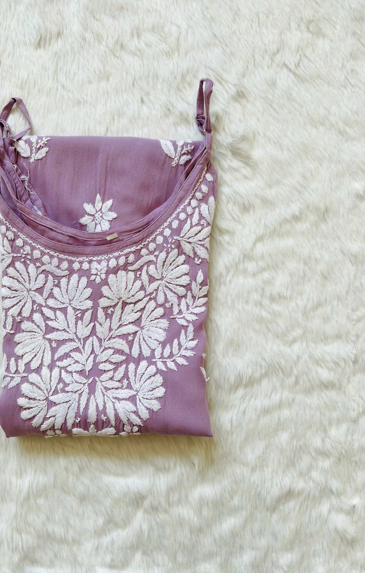 Rida Lilac Sleeveless Rayon Chikankari Kurta