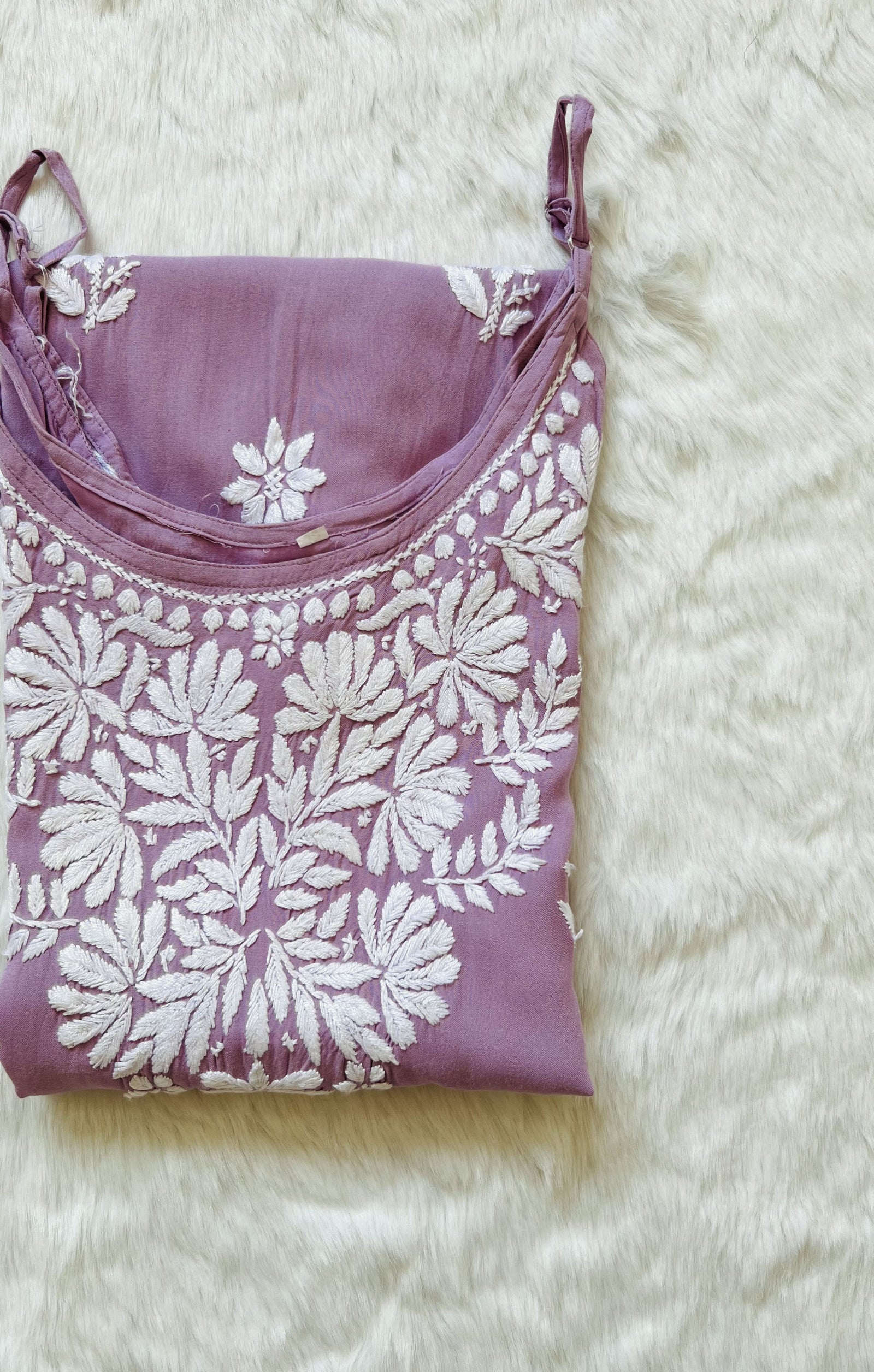 Rida Lilac Sleeveless Rayon Chikankari Kurta