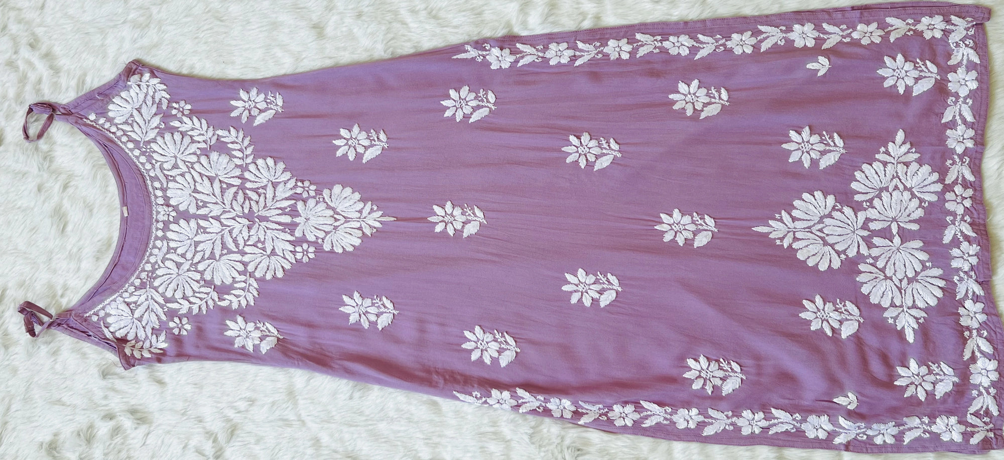 Rida Lilac Sleeveless Rayon Chikankari Kurta