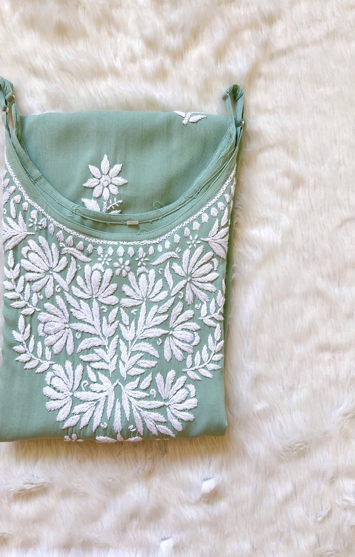 Rida Pastel Green Sleeveless Rayon Chikankari Kurta