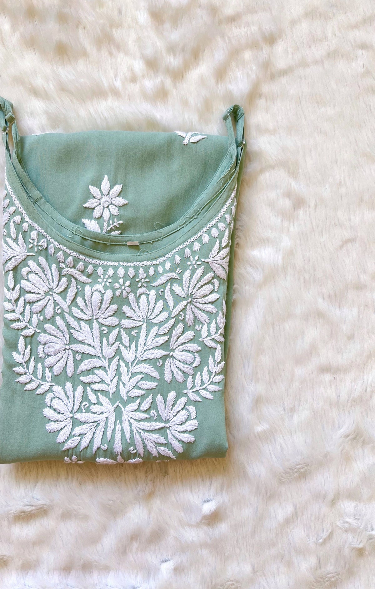 Rida Pastel Green Sleeveless Rayon Chikankari Kurta