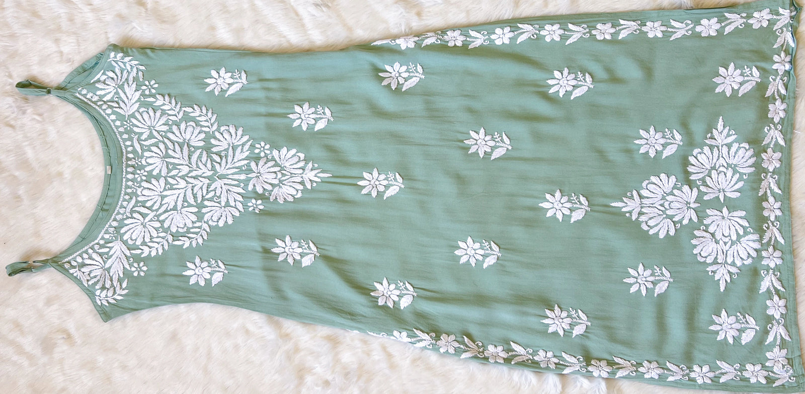 Rida Pastel Green Sleeveless Rayon Chikankari Kurta