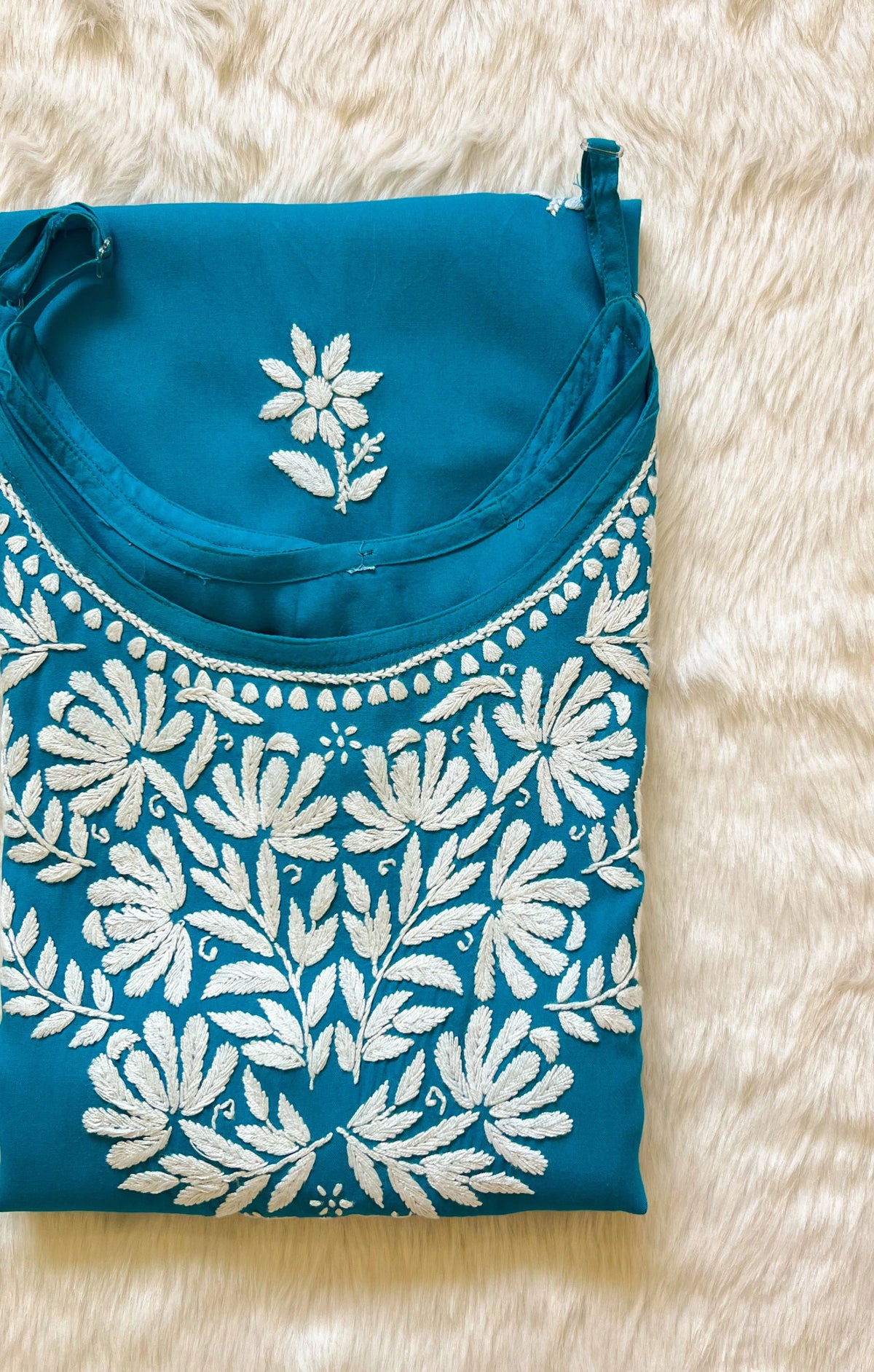 Rida Peacock Blue Sleeveless Rayon Chikankari Kurta