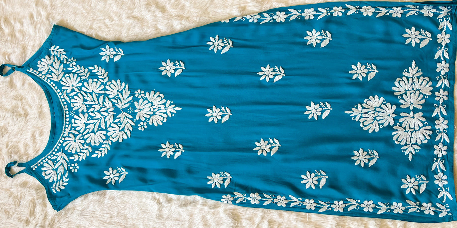 Rida Peacock Blue Sleeveless Rayon Chikankari Kurta