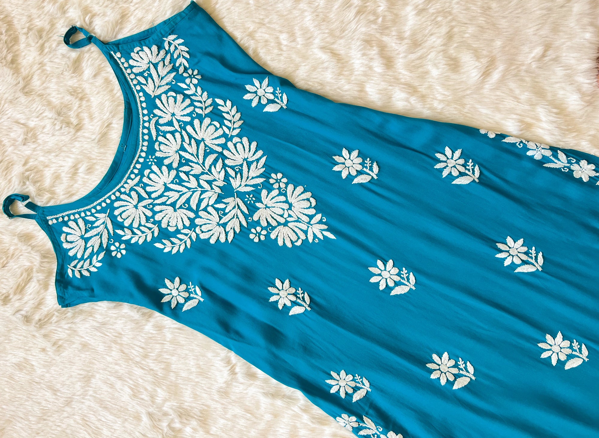Rida Peacock Blue Sleeveless Rayon Chikankari Kurta
