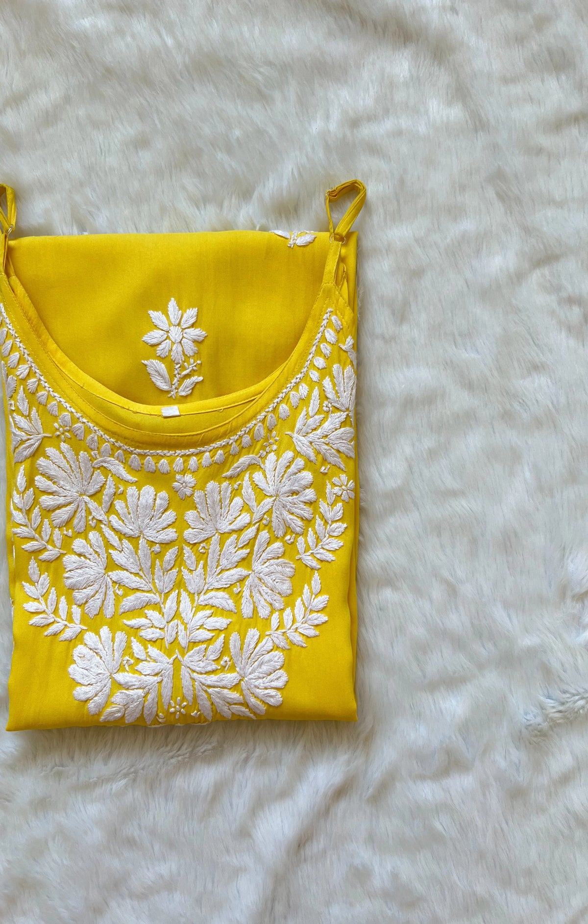 Rida Yellow Sleeveless Rayon Chikankari Kurta