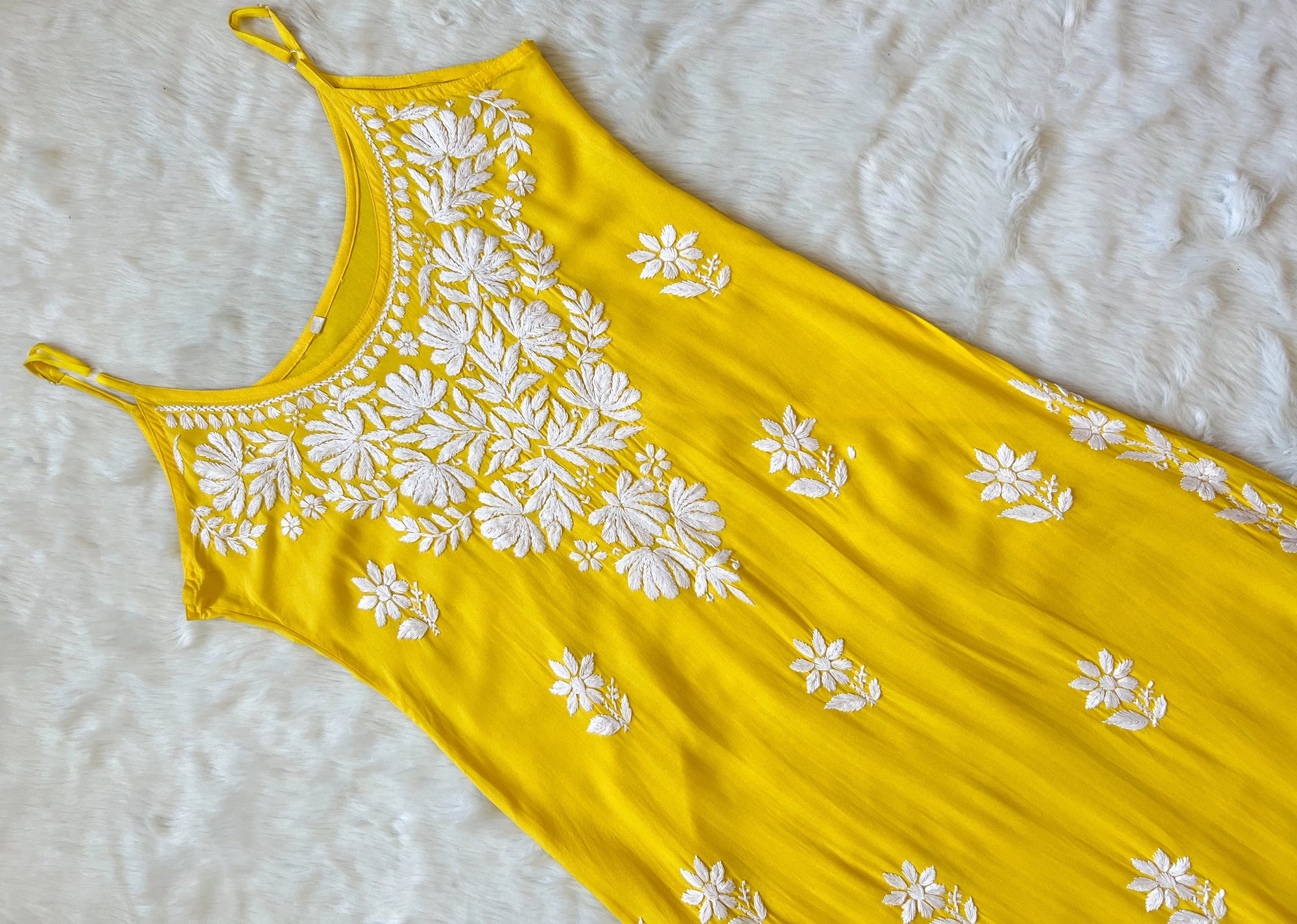 Rida Yellow Sleeveless Rayon Chikankari Kurta